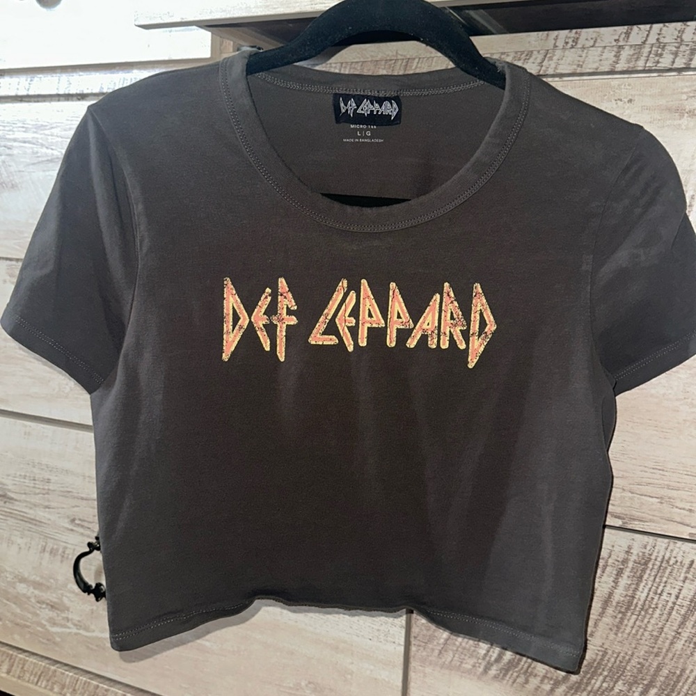 DEF LEPPARD COTTON:ON MICRO TEE. Size Large LIMITED EDITION